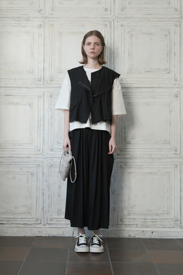 akane | AMU CREATE / あむう ファッション・婦人服の企画・販売