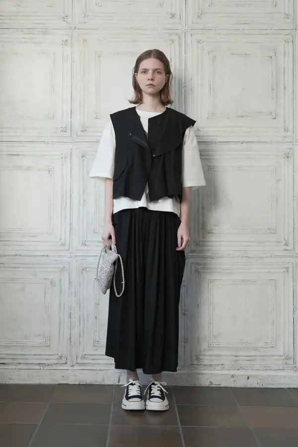 akane | AMU CREATE / あむう ファッション・婦人服の企画・販売