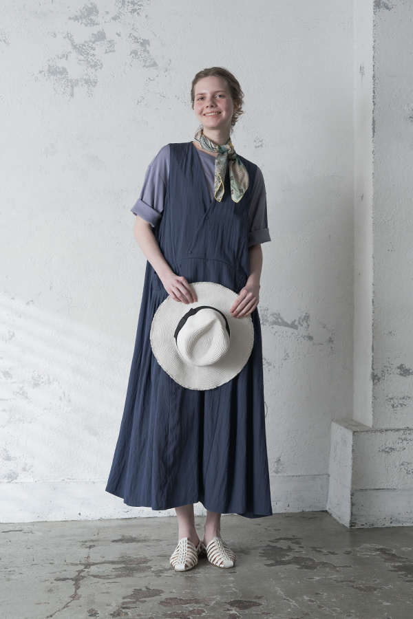 akane | AMU CREATE / あむう ファッション・婦人服の企画・販売